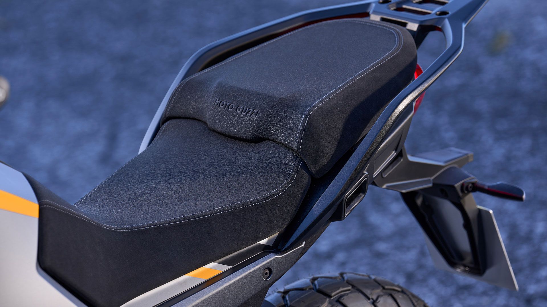 Moto Guzzi Stelvio 2024 Detalles (15)