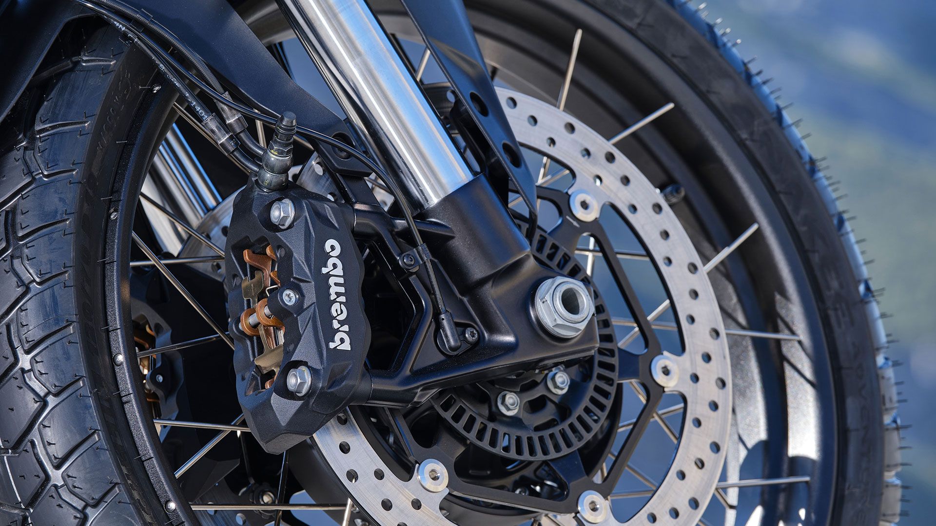 Moto Guzzi Stelvio 2024 Detalles (27)