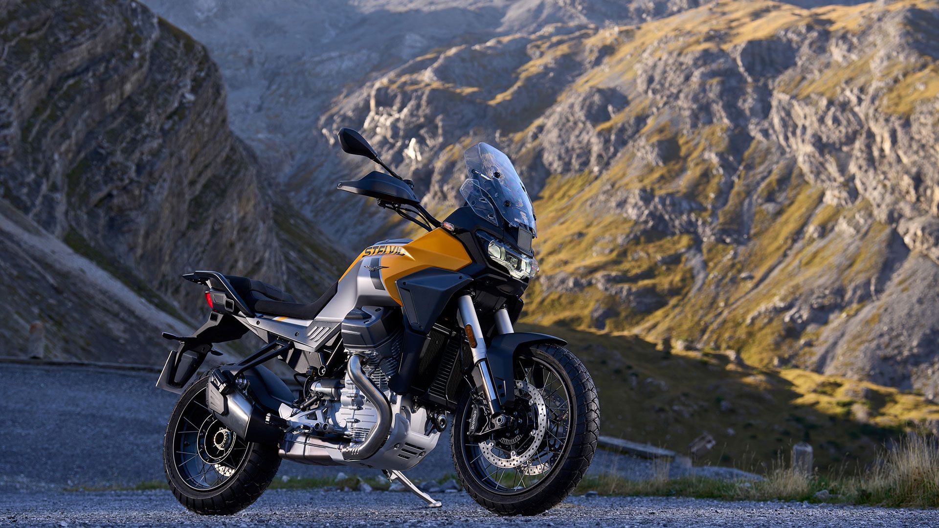 Moto Guzzi Stelvio 2024 Estatica (5)