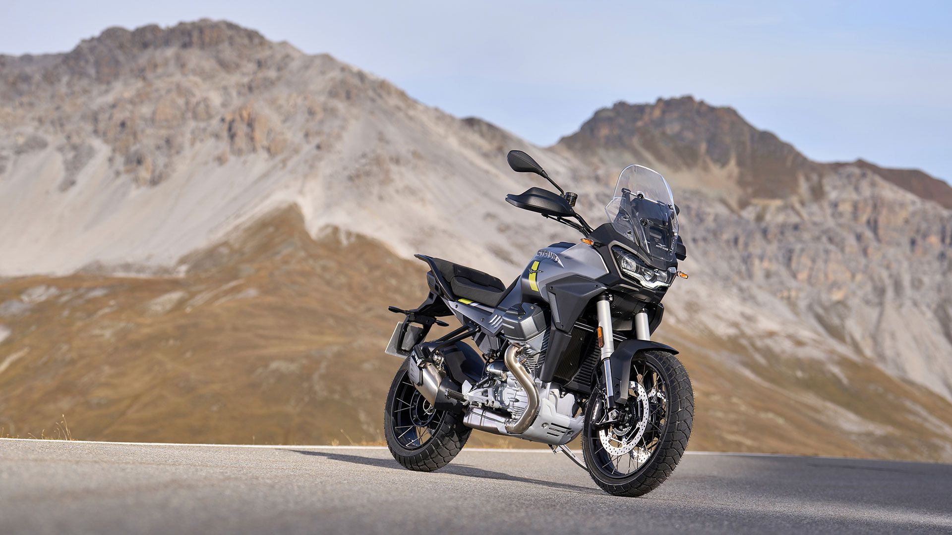 Moto Guzzi Stelvio 2024 Estatica (24)