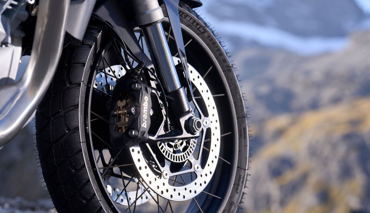 Moto Guzzi Stelvio 2024 Detalles (10)