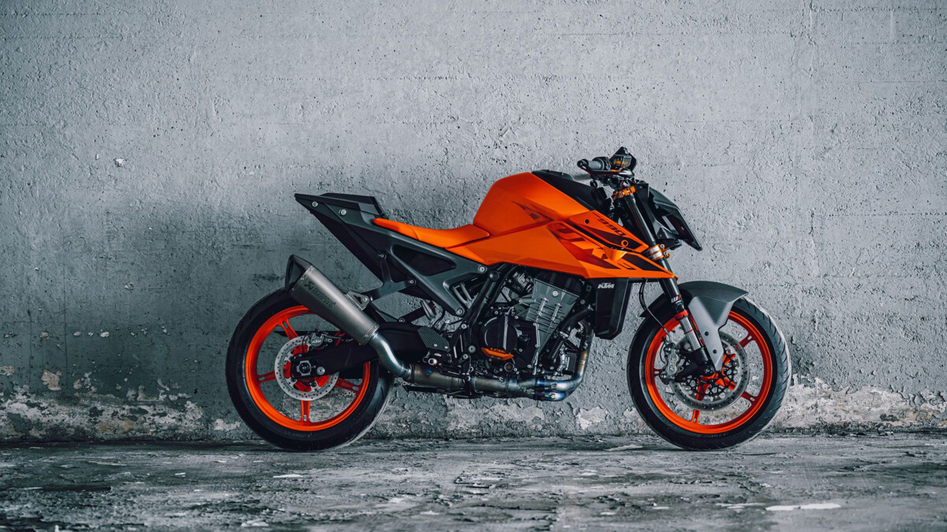 KTM 990 Duke 2024 Estatica (3)