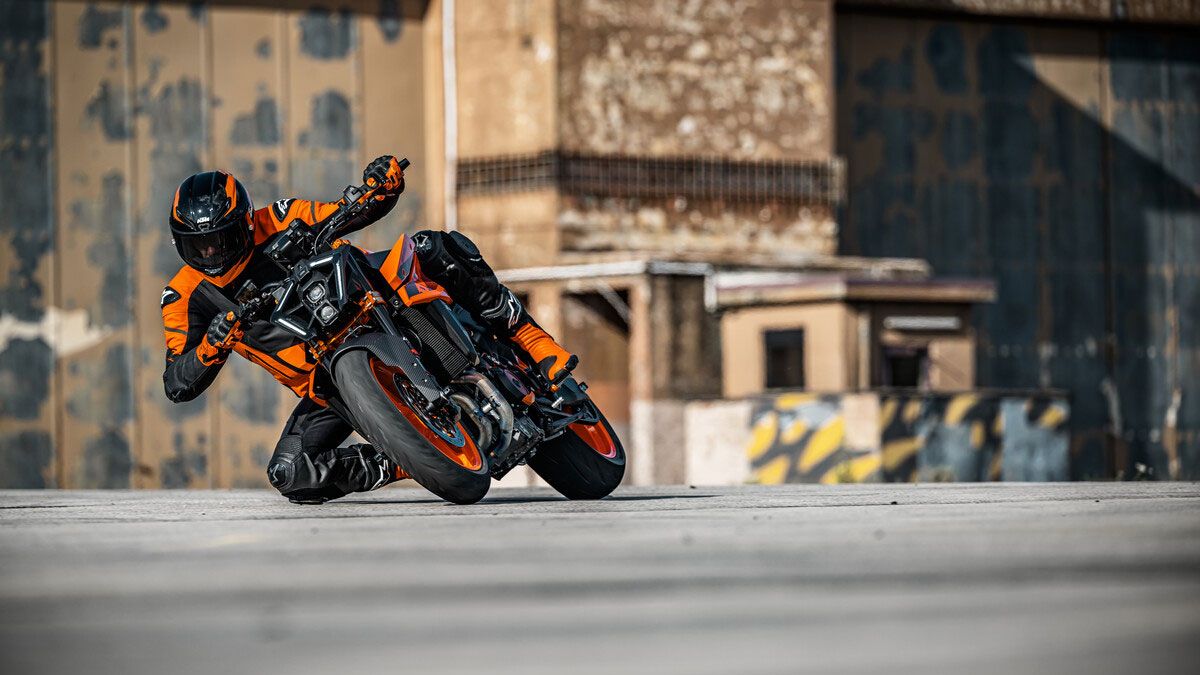 KTM 990 Duke 2024 Accion (2)