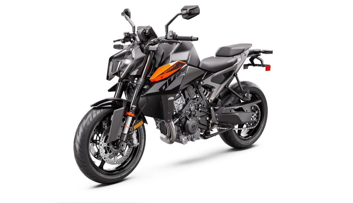 KTM 990 Duke 2024 Estudio (3) KTM 990 Duke 2024 Estudio (3)