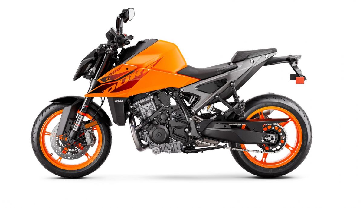 KTM 990 Duke 2024 Estudio (7) KTM 990 Duke 2024 Estudio (7)