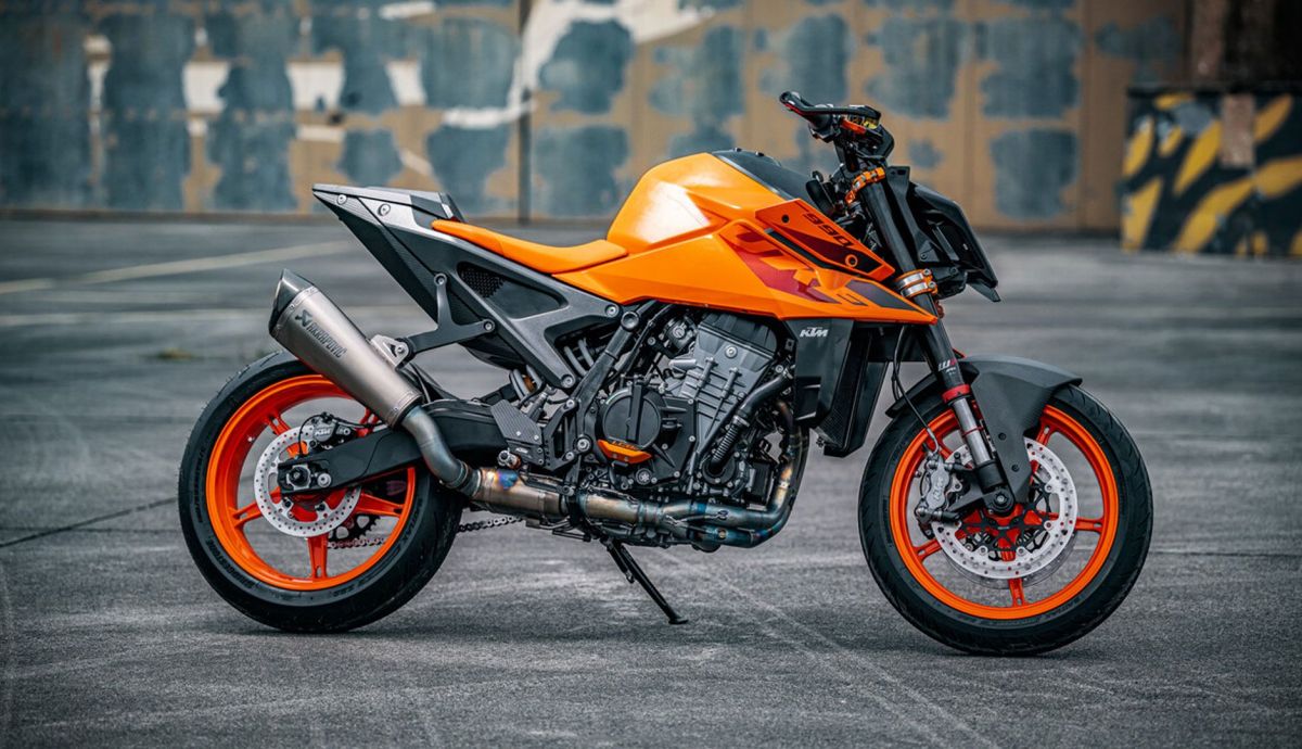 KTM 990 Duke 2024 Estatica (1) KTM 990 Duke 2024 Estatica (1)