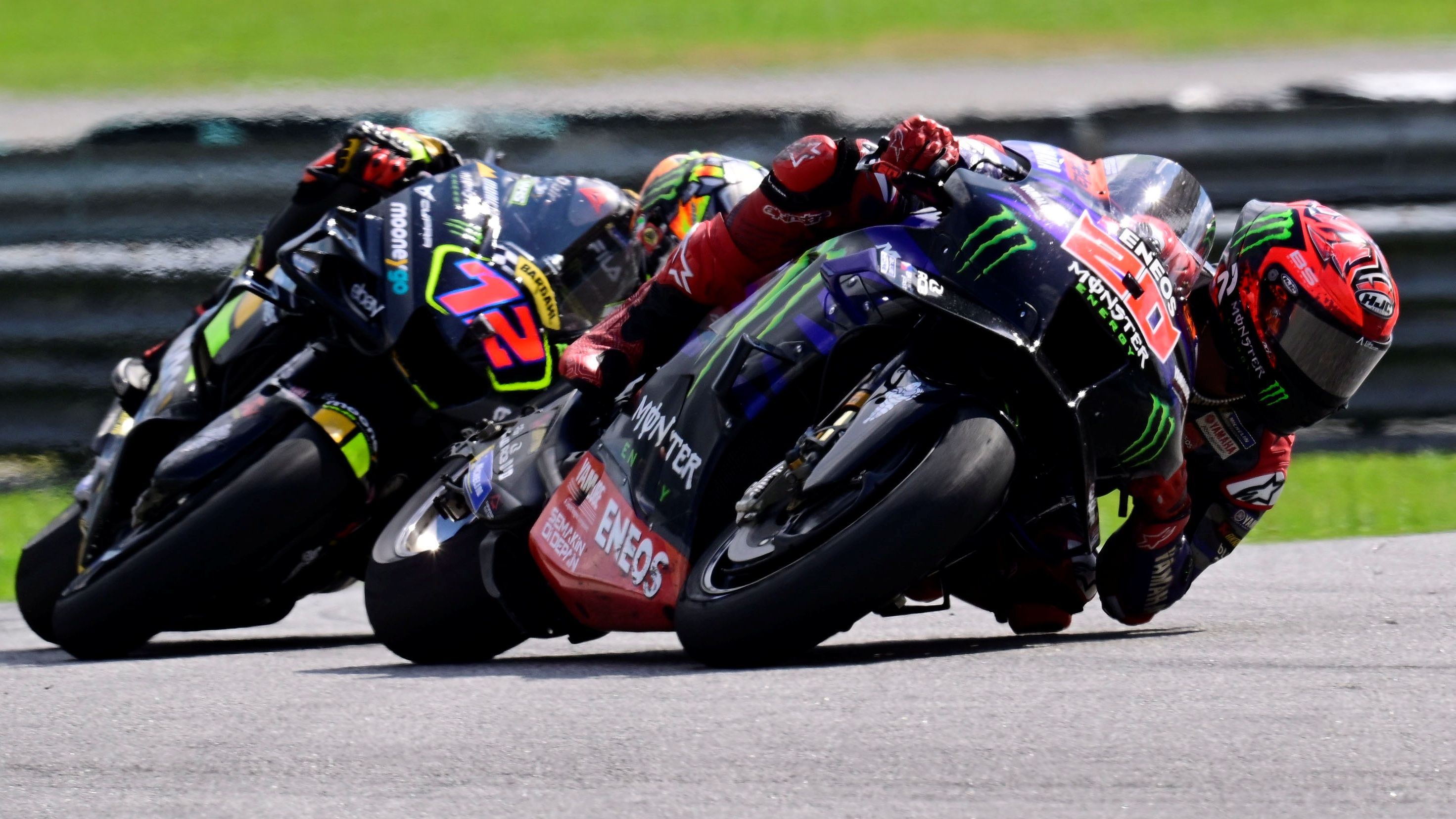 Fabio Quartararo seguido por Marco Bezzecchi, MotoGP Malasia 2023