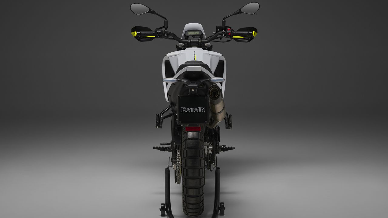 Benelli BKX 300 2024 Estudio (7)