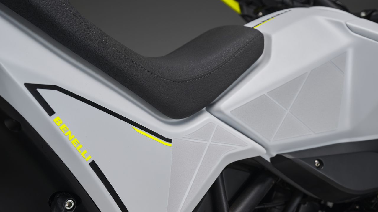 Benelli BKX 300 2024 Detalles (8)