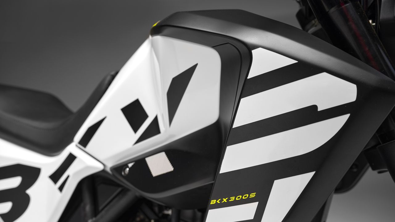 Benelli BKX 300 S 2024 Detalles (5)