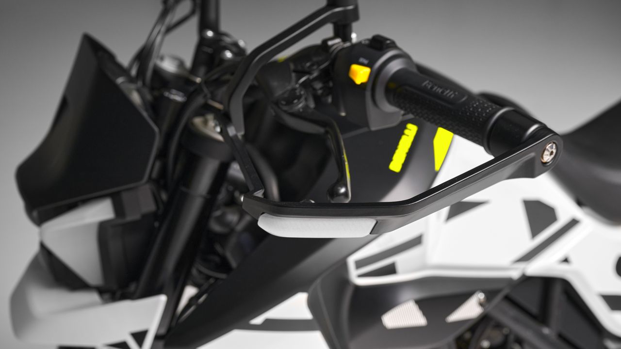 Benelli BKX 300 S 2024 Detalles (7)