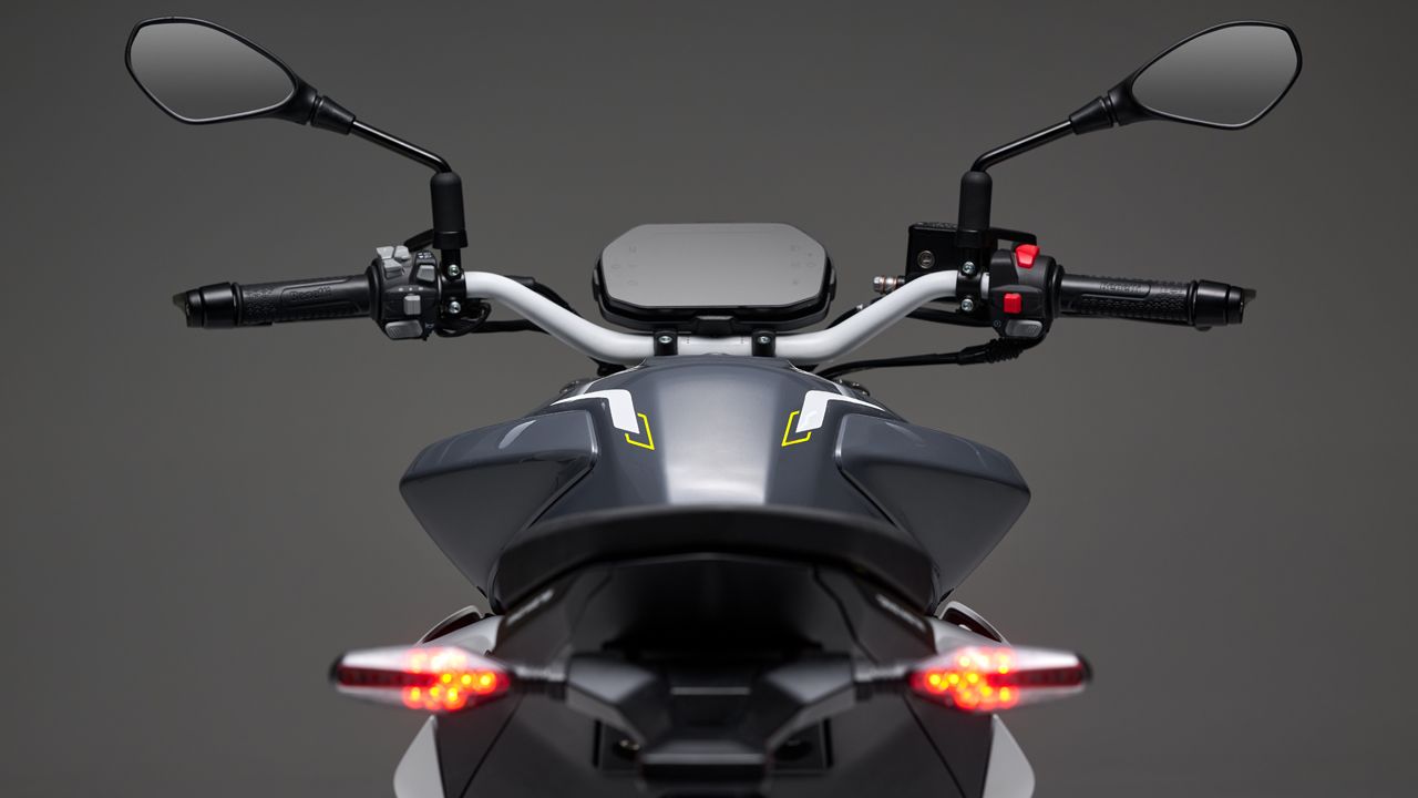 Benelli Tornado Naked Twin 500 2024 Detalles (1)