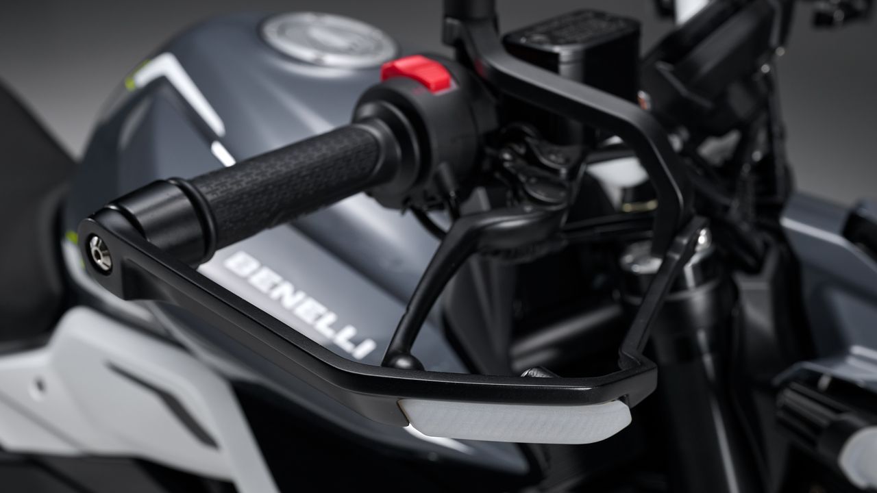 Benelli Tornado Naked Twin 500 2024 Detalles (8)