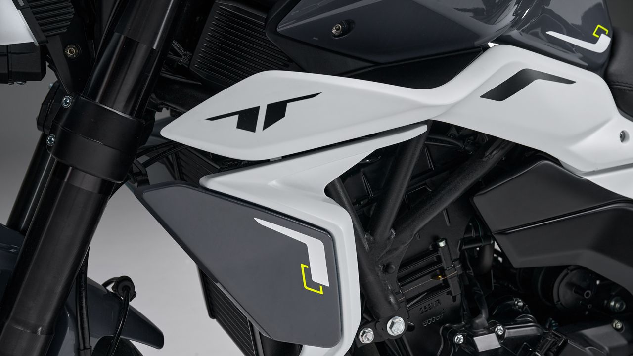 Benelli Tornado Naked Twin 500 2024 Detalles (11)