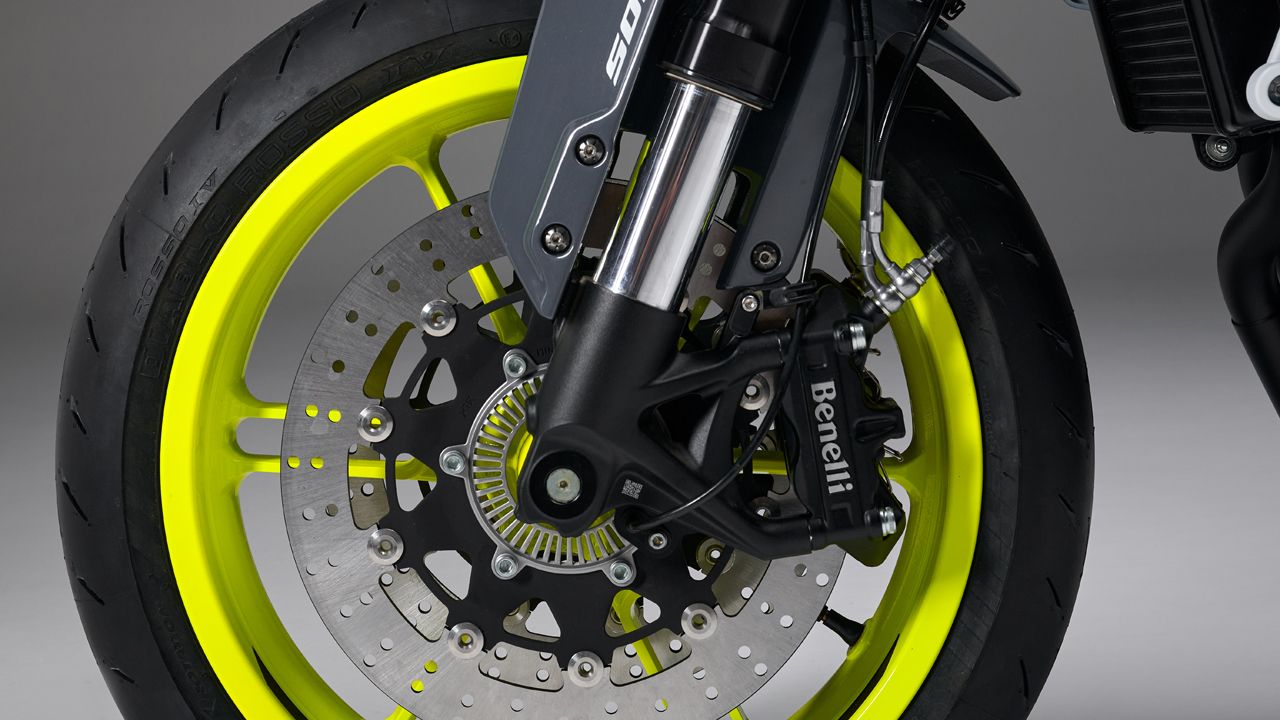 Benelli Tornado Naked Twin 500 2024 Detalles (12)