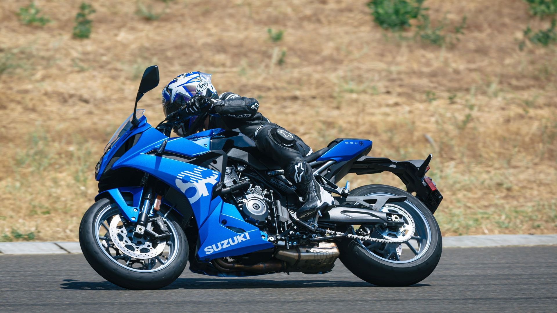 Suzuki GSX 8R 2024 Accion (3)