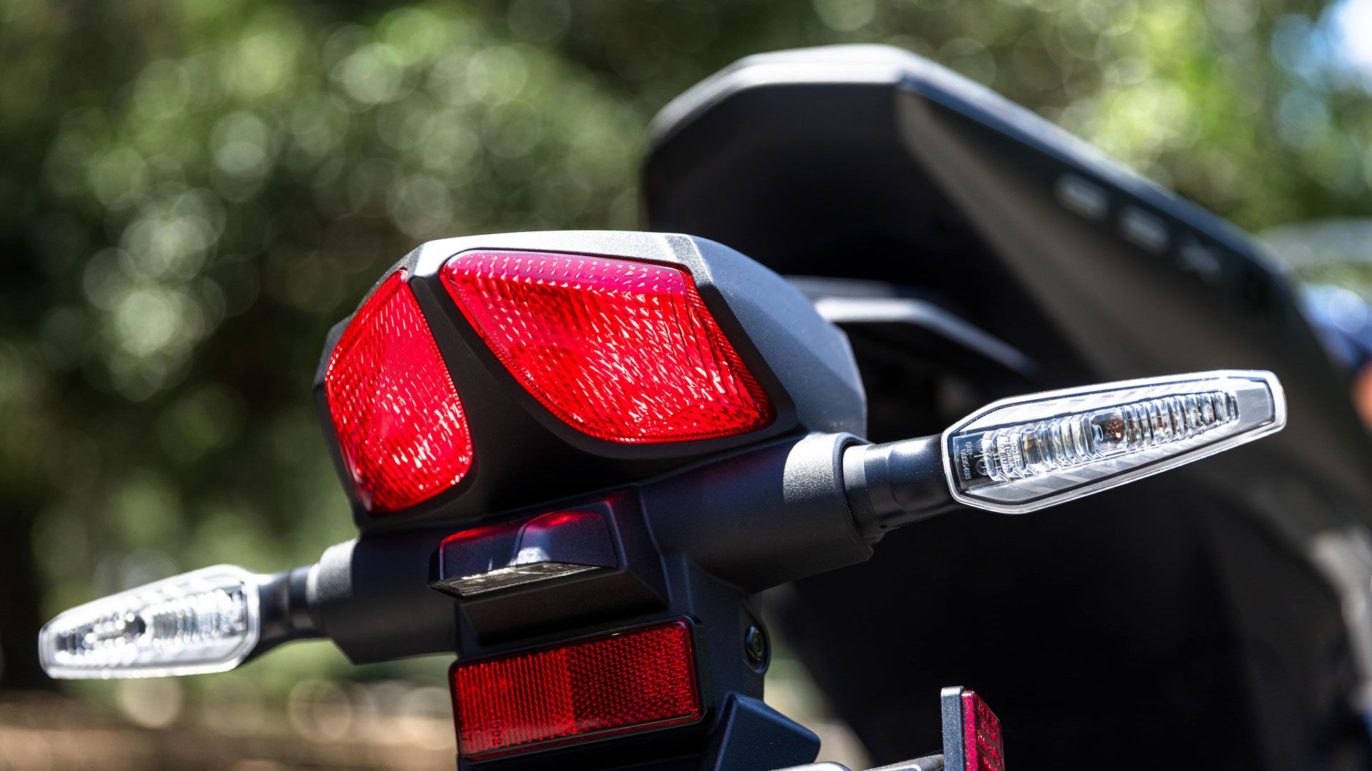 Suzuki GSX 8R 2024 Detalles (2)