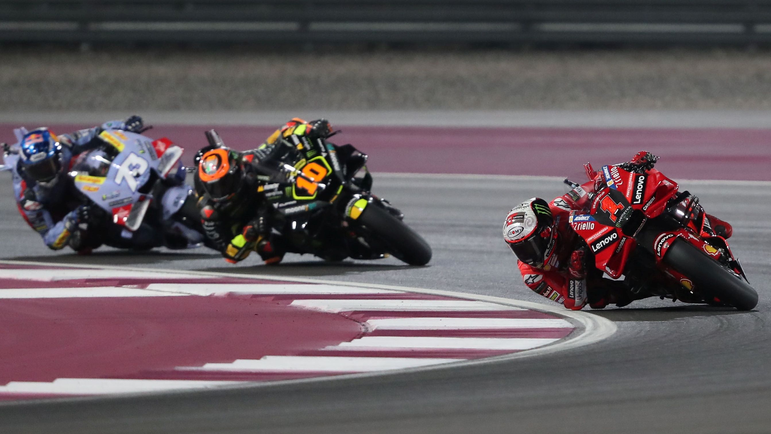 Pecco Bagnaia abre hueco con Luca Marini y Álex Márquez, MotoGP Qatar 2023