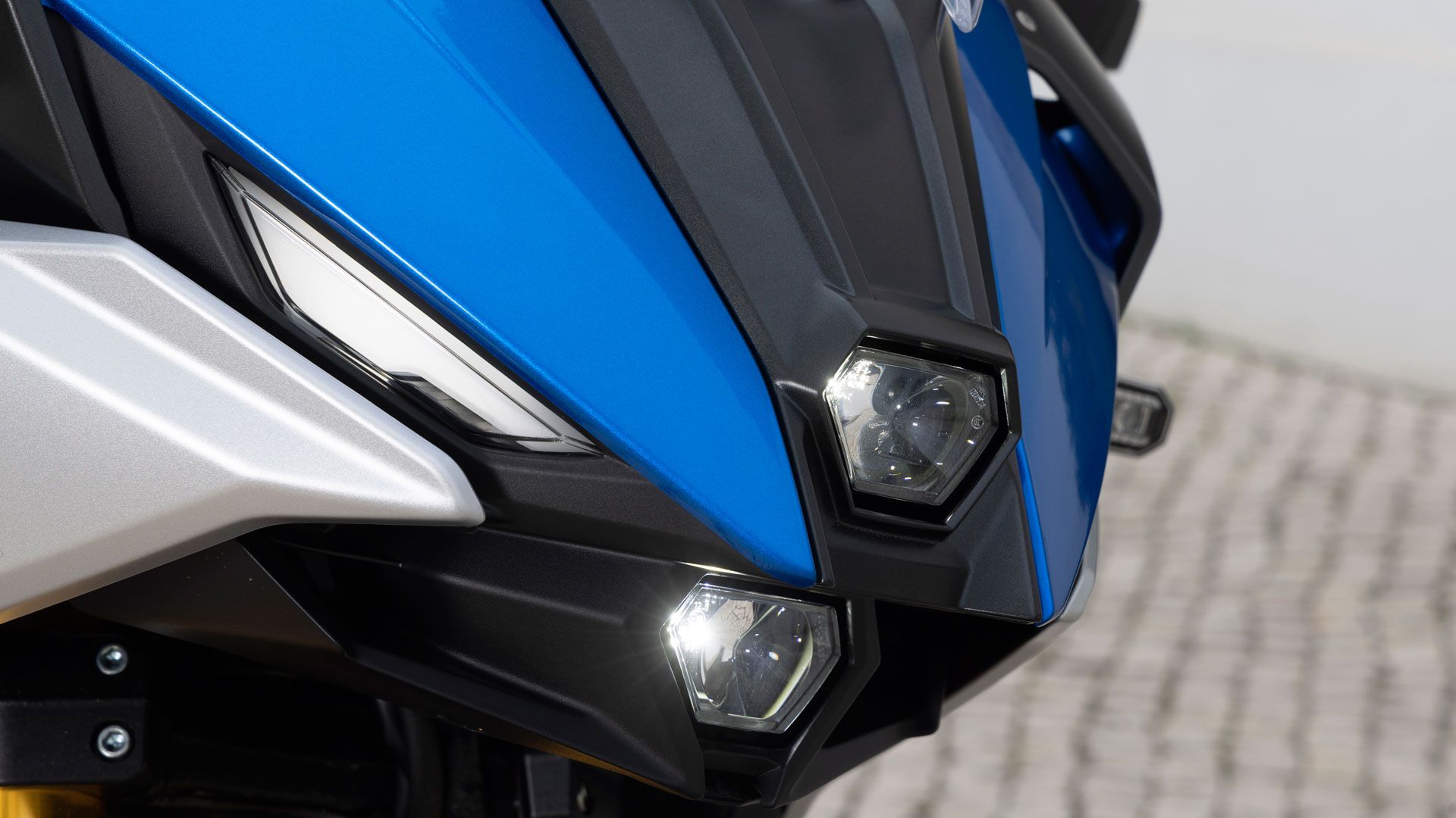 SUZUKI GSX S1000  GX 2024 Detalle (13)