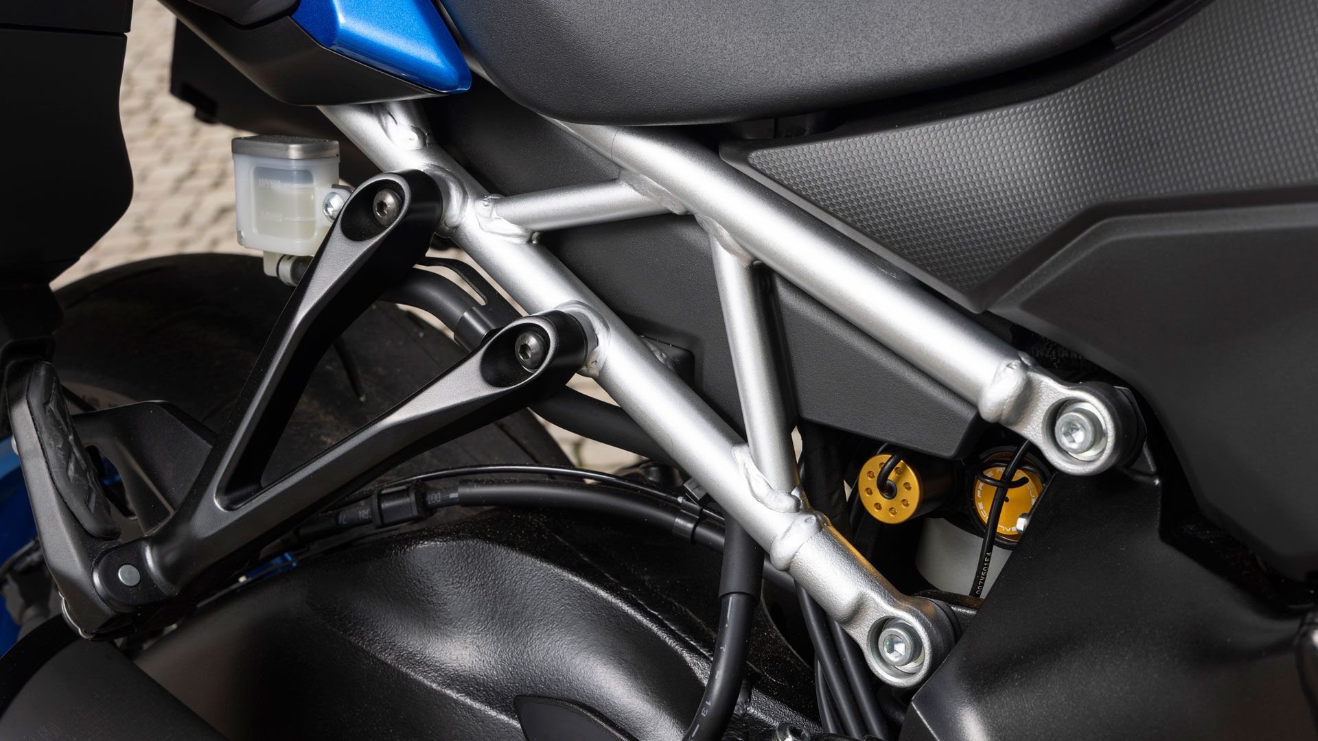 SUZUKI GSX S1000  GX 2024 Detalle (19)