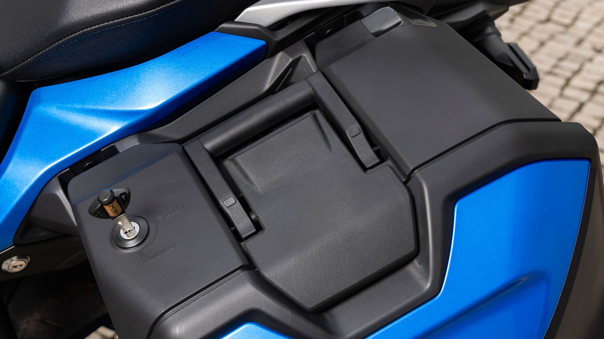 SUZUKI GSX S1000  GX 2024 Detalle (29)