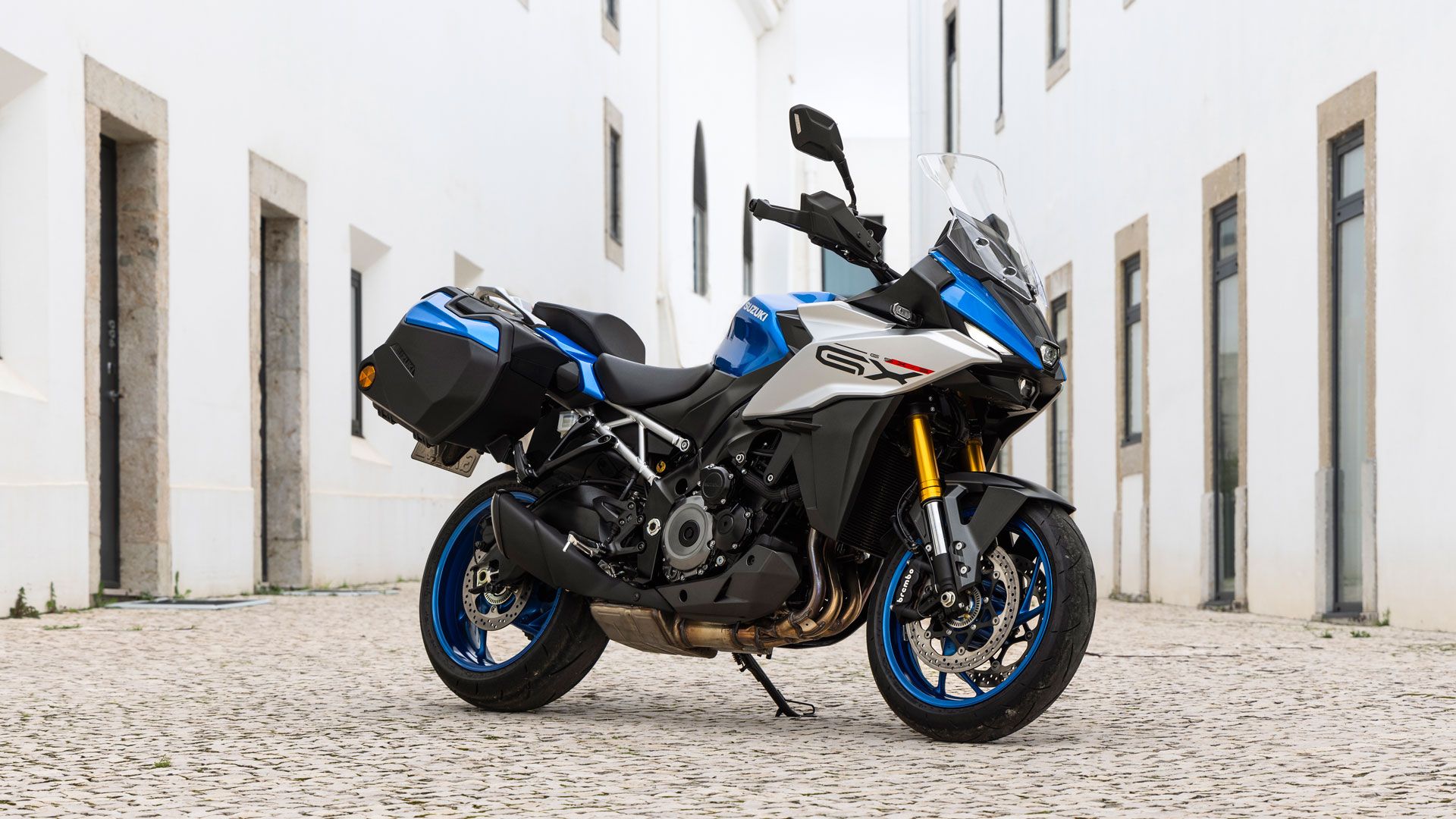SUZUKI GSX S1000 GX 2024 Estatica (1)