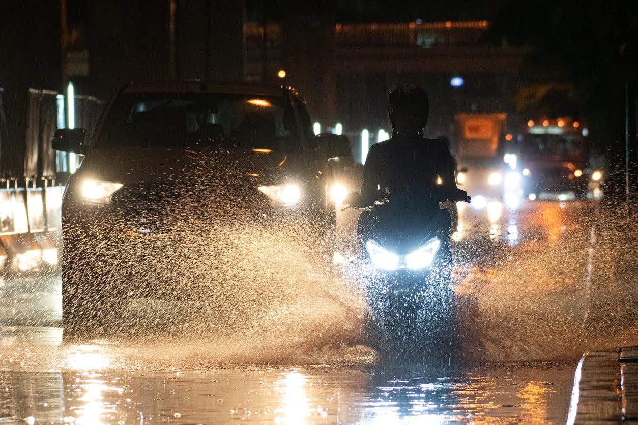 Cómo no mojarse en moto