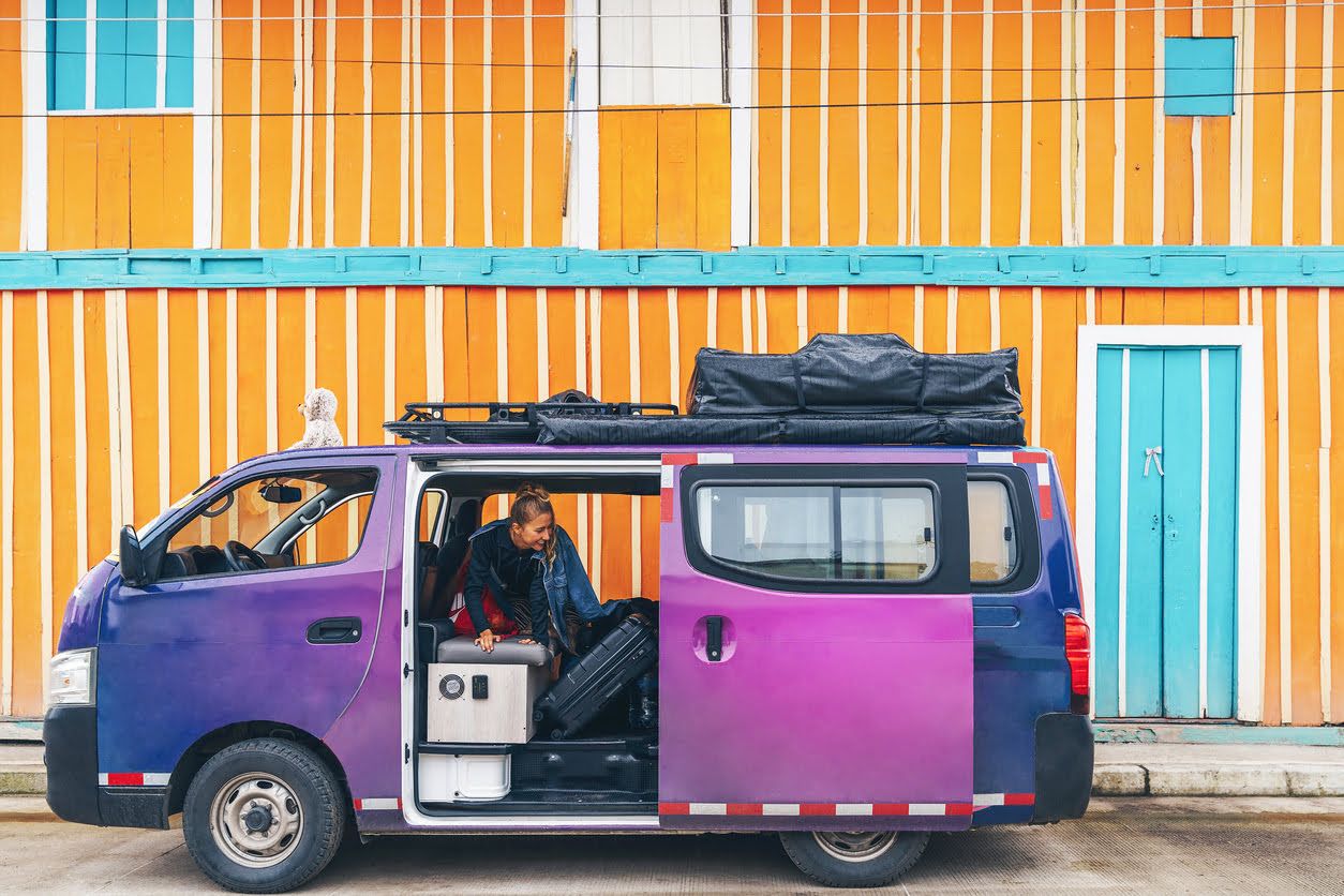 Cómo llevar tu moto en la furgoneta camper