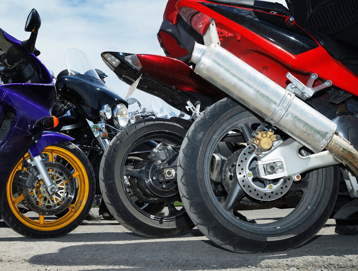 Cuál es la multa por no llevar los neumáticos homologados en la moto