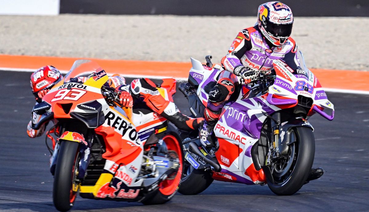 Jorge Martín y Marc Márquez se van por los suelos Jorge Martín y Marc Márquez se van por los suelos