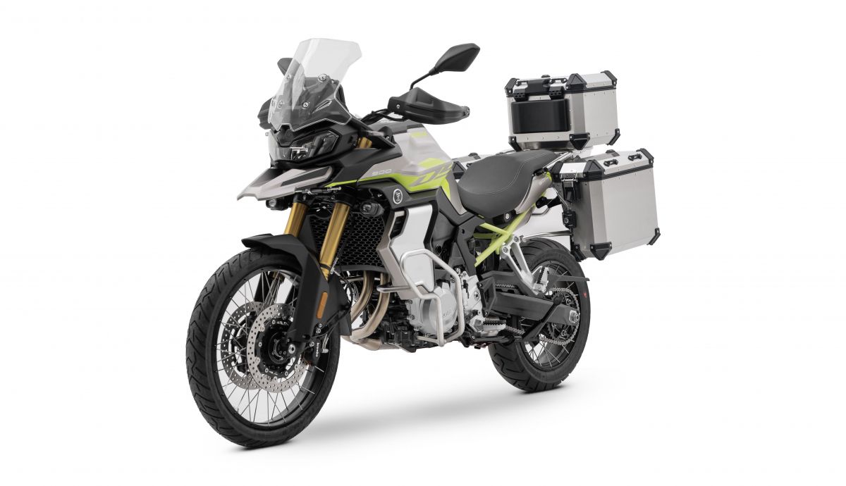 900DSX Studio 3