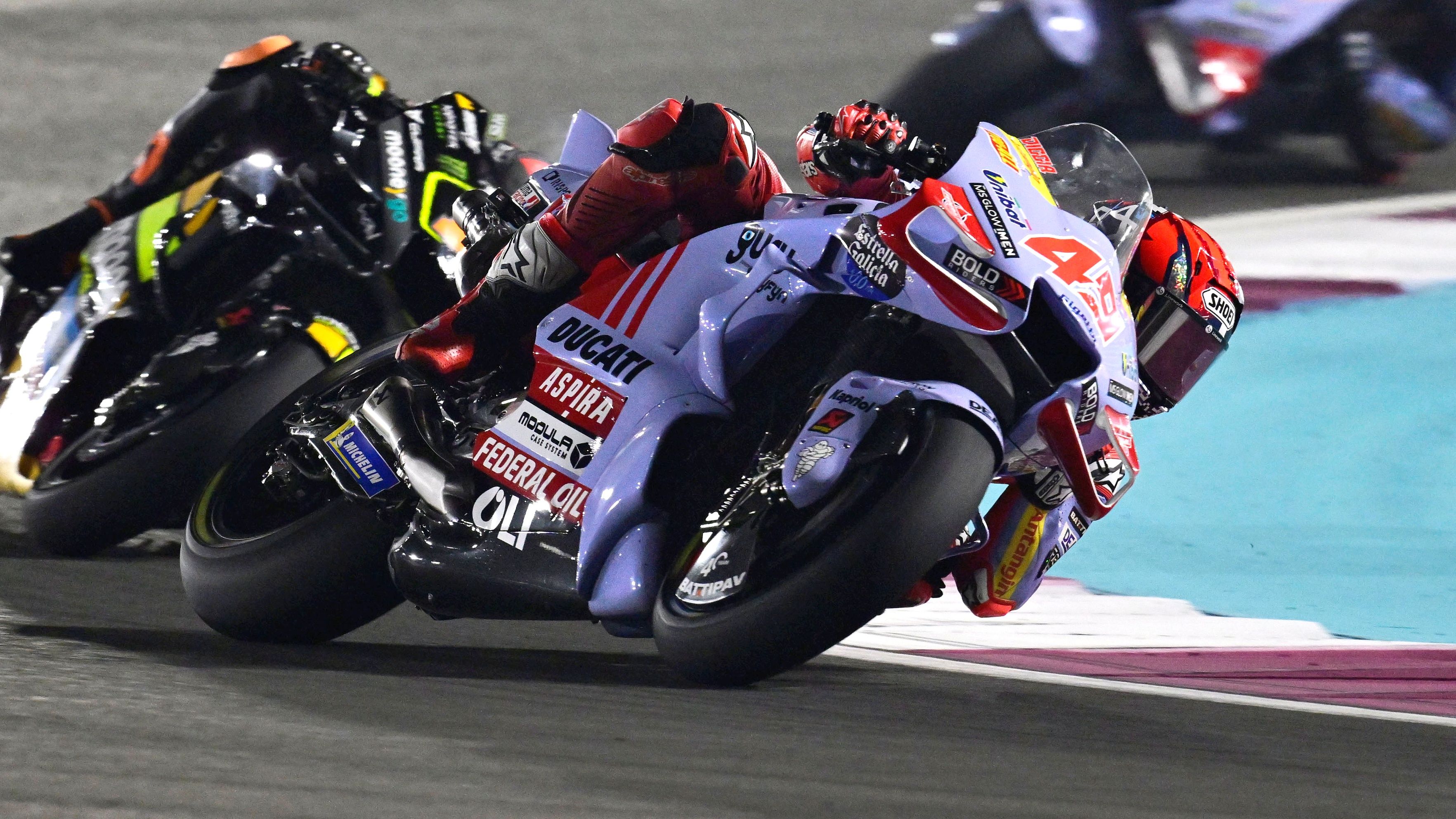 Fabio Di Giannantonio seguido por Luca Marini, al que relevará en el VR46 en MotoGP 2024
