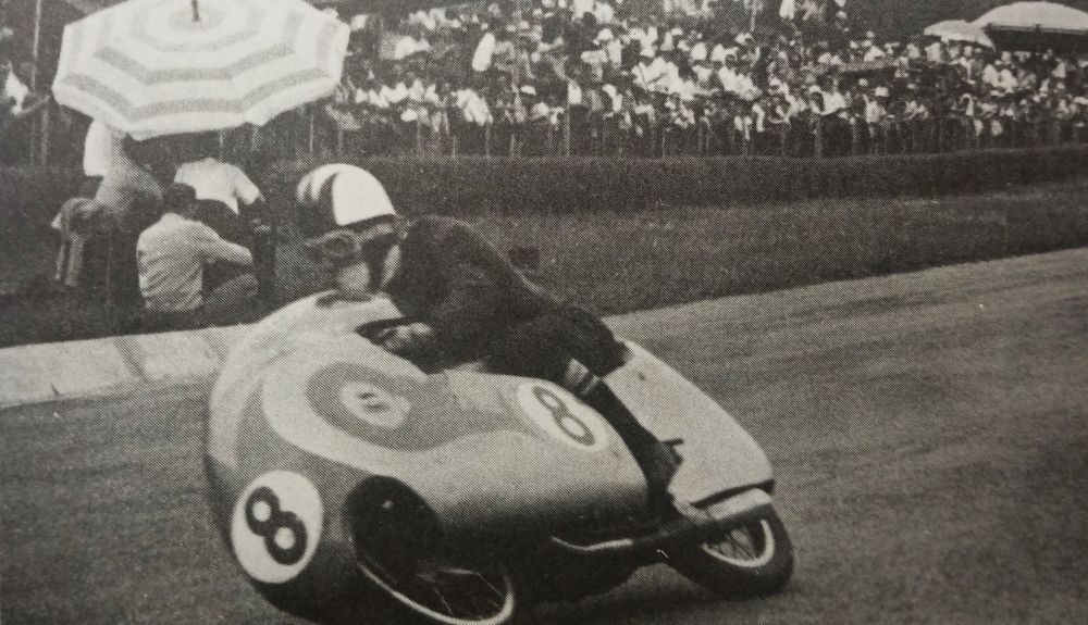 Cecil Sandford y la Mondial 250.