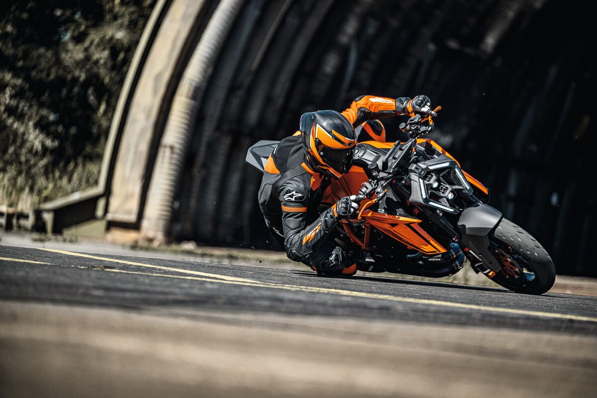 Fotos KTM 1390 Super Duke R y EVO. 