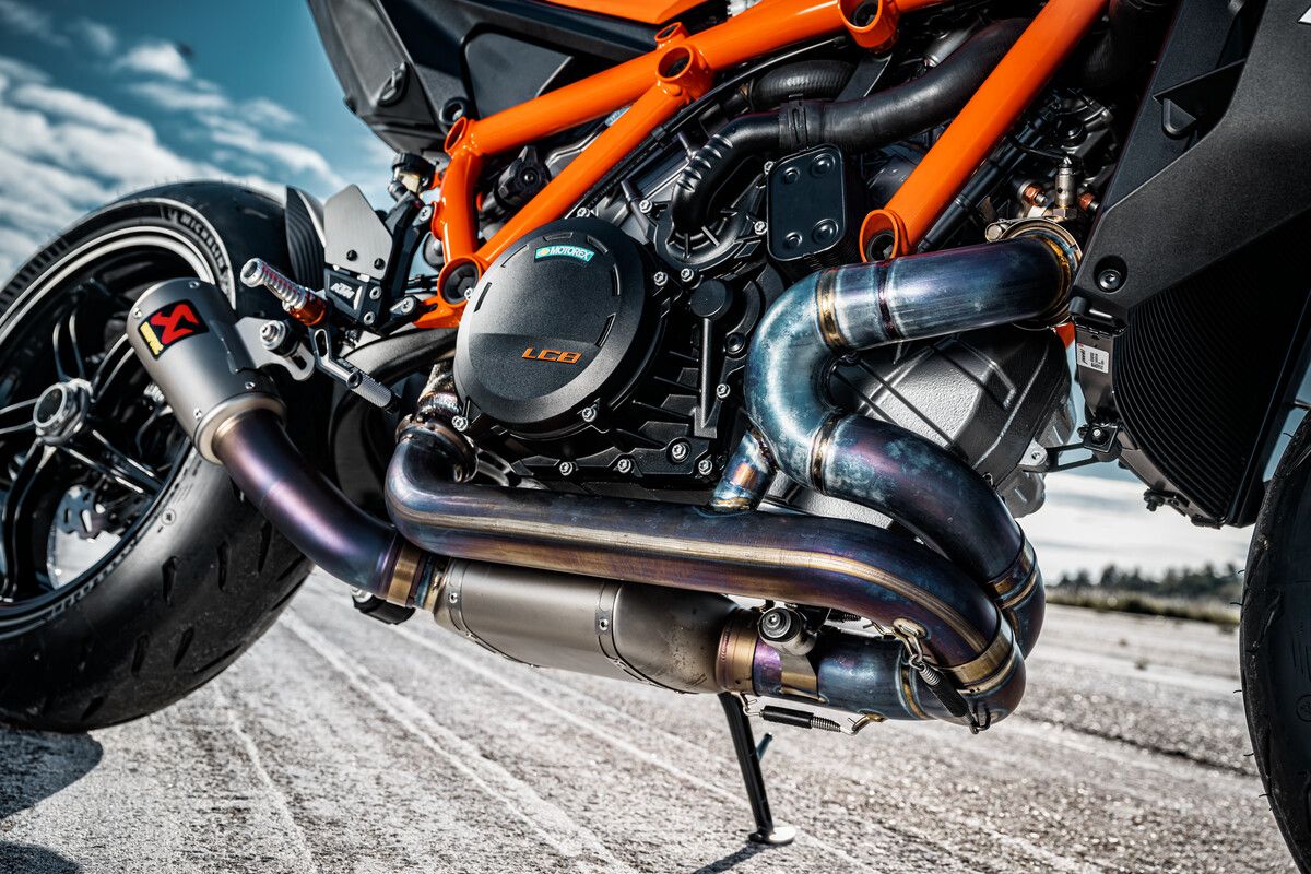 Fotos KTM 1390 Super Duke R y EVO. 