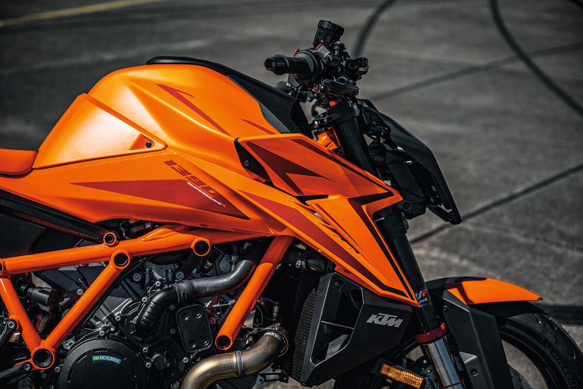Fotos KTM 1390 Super Duke R y EVO. 