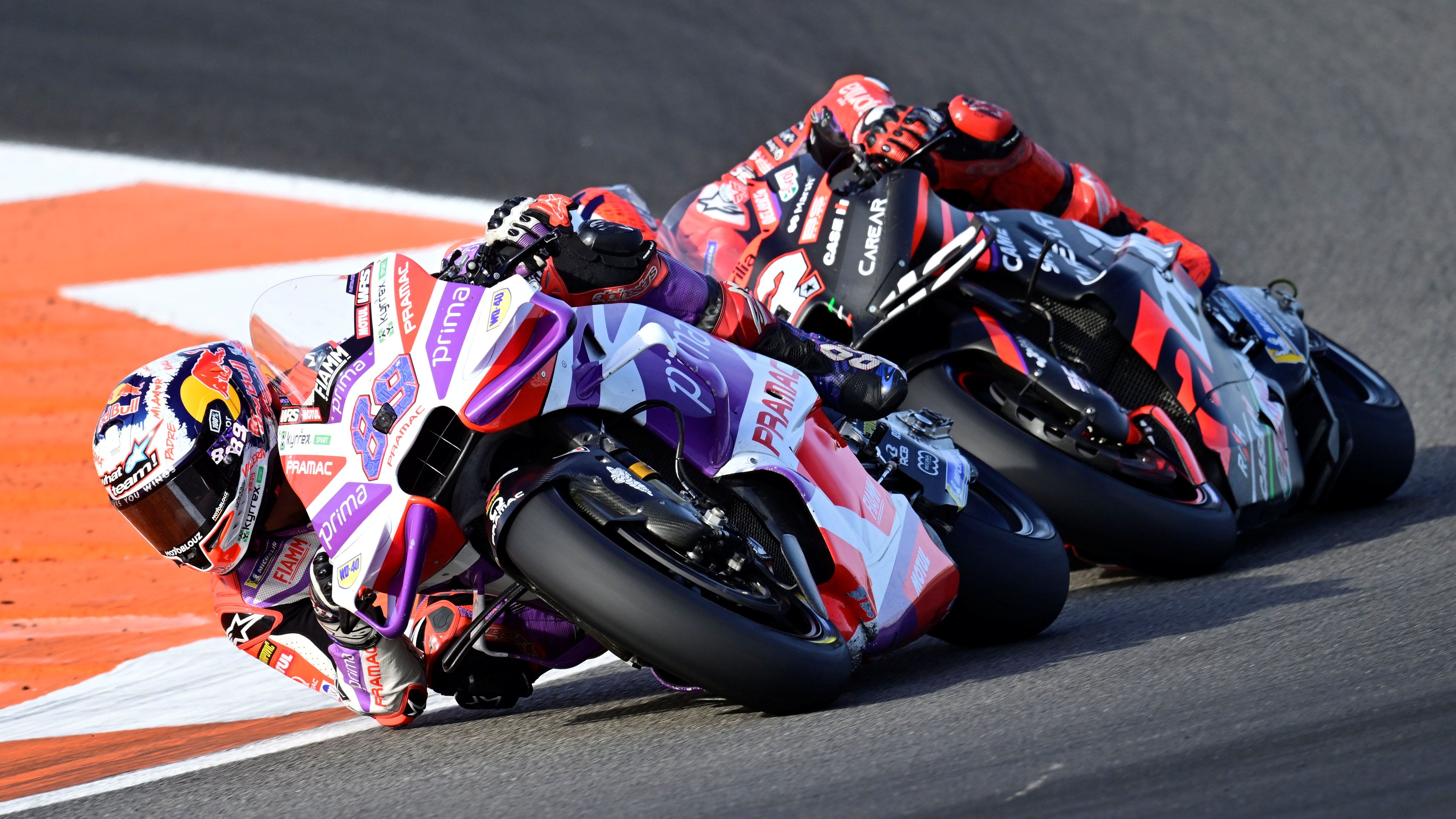 Jorge Martín seguido por Maverick Viñales, MotoGP Valencia 2023