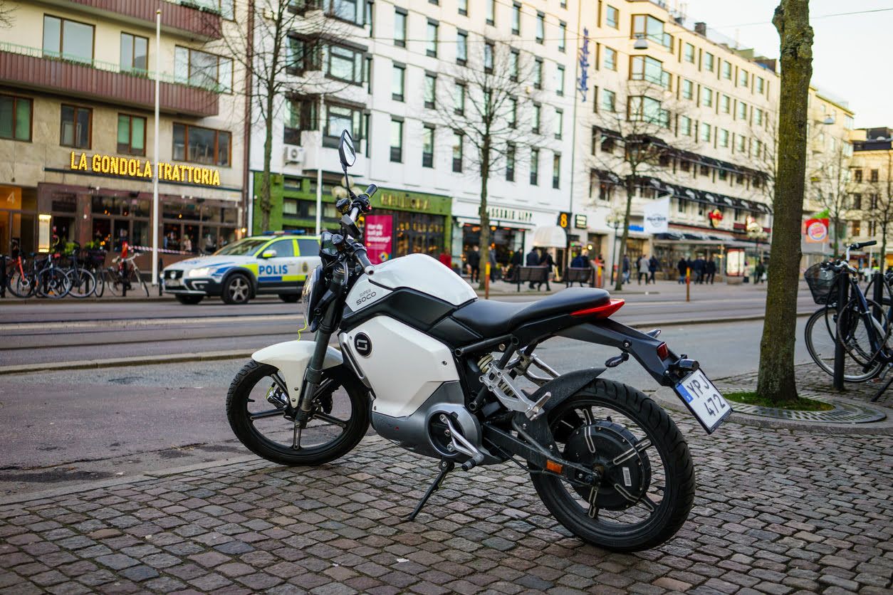 Mantenimiento de moto eléctrica en invierno