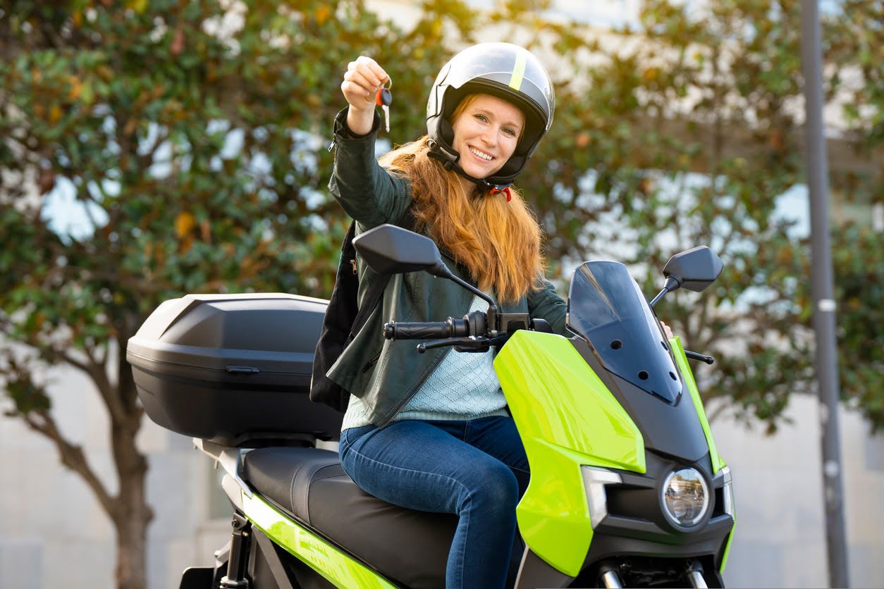 Alquilar o comprar moto eléctrica