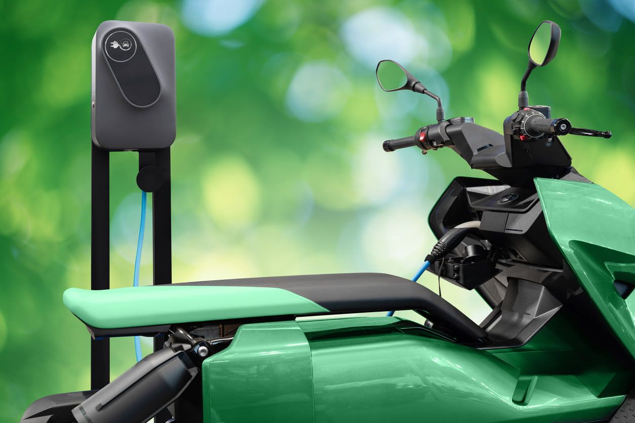 Cuánto ahorro supone una moto eléctrica