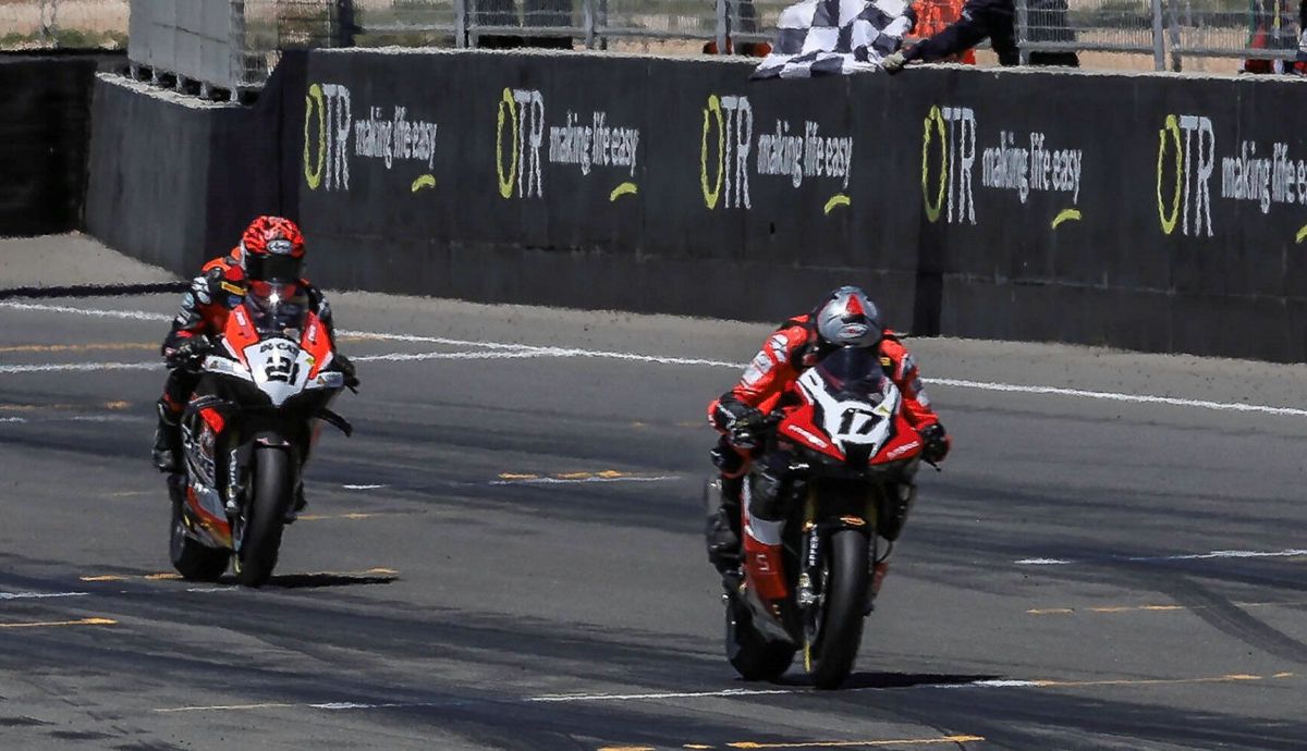 Troy Herfoss se impone a Josh Waters en la primera carrera Troy Herfoss se impone a Josh Waters en la primera carrera