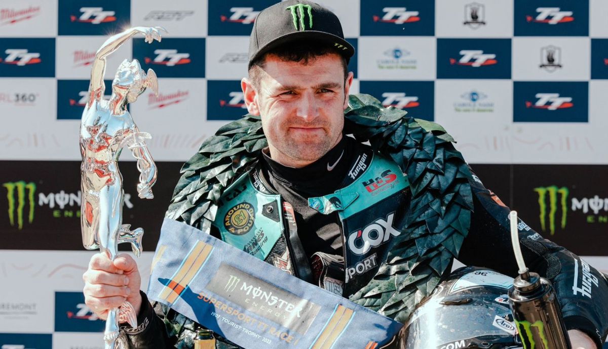 Michael Dunlop logró cuatro victorias en el IOMTT 2023, doblete en Supersport incluido Michael Dunlop logró cuatro victorias en el IOMTT 2023, doblete en Supersport incluido