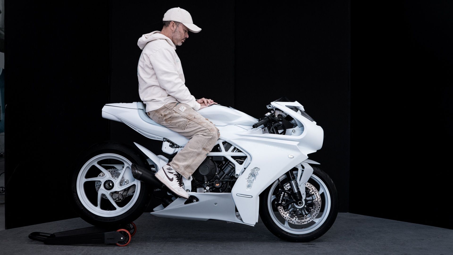 MV Agusta Superveloce Arsham fotos 11