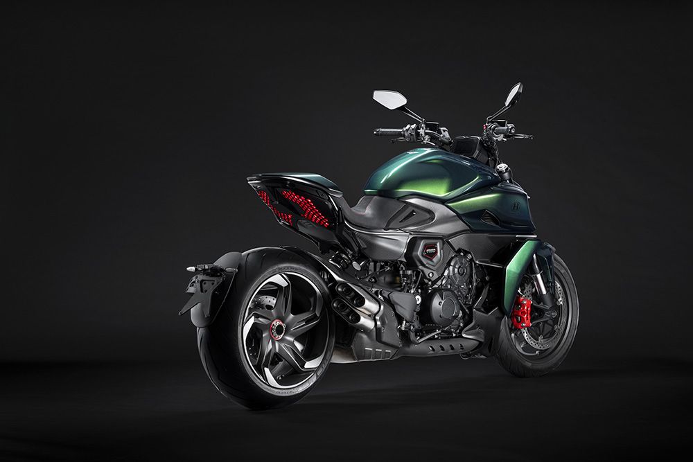 Ducati Diavel for Bentley (14)
