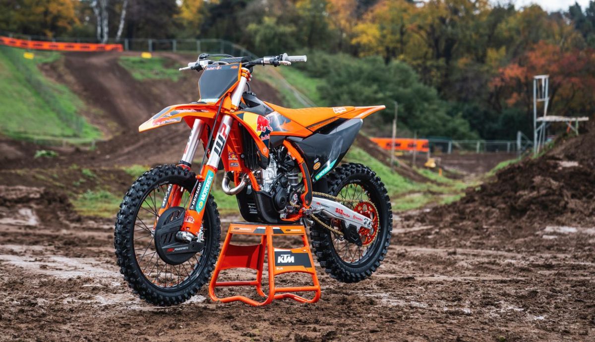 KTM 250 SXF Factory Edition 2024 KTM 250 SXF Factory Edition 2024