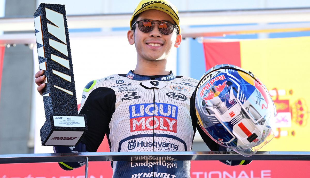 Ayumu Sasaki se despidió de Moto3 ganando en Valencia