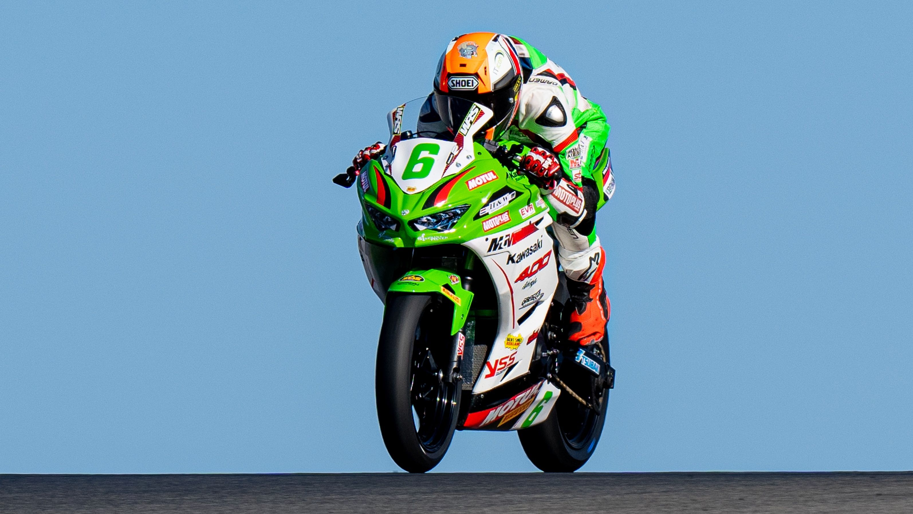 Jeffrey Buis ha conquistado el Mundial de Supersport 300 en el año de su retorno