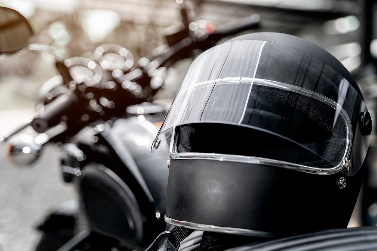 Cómo desinfectar un casco de moto