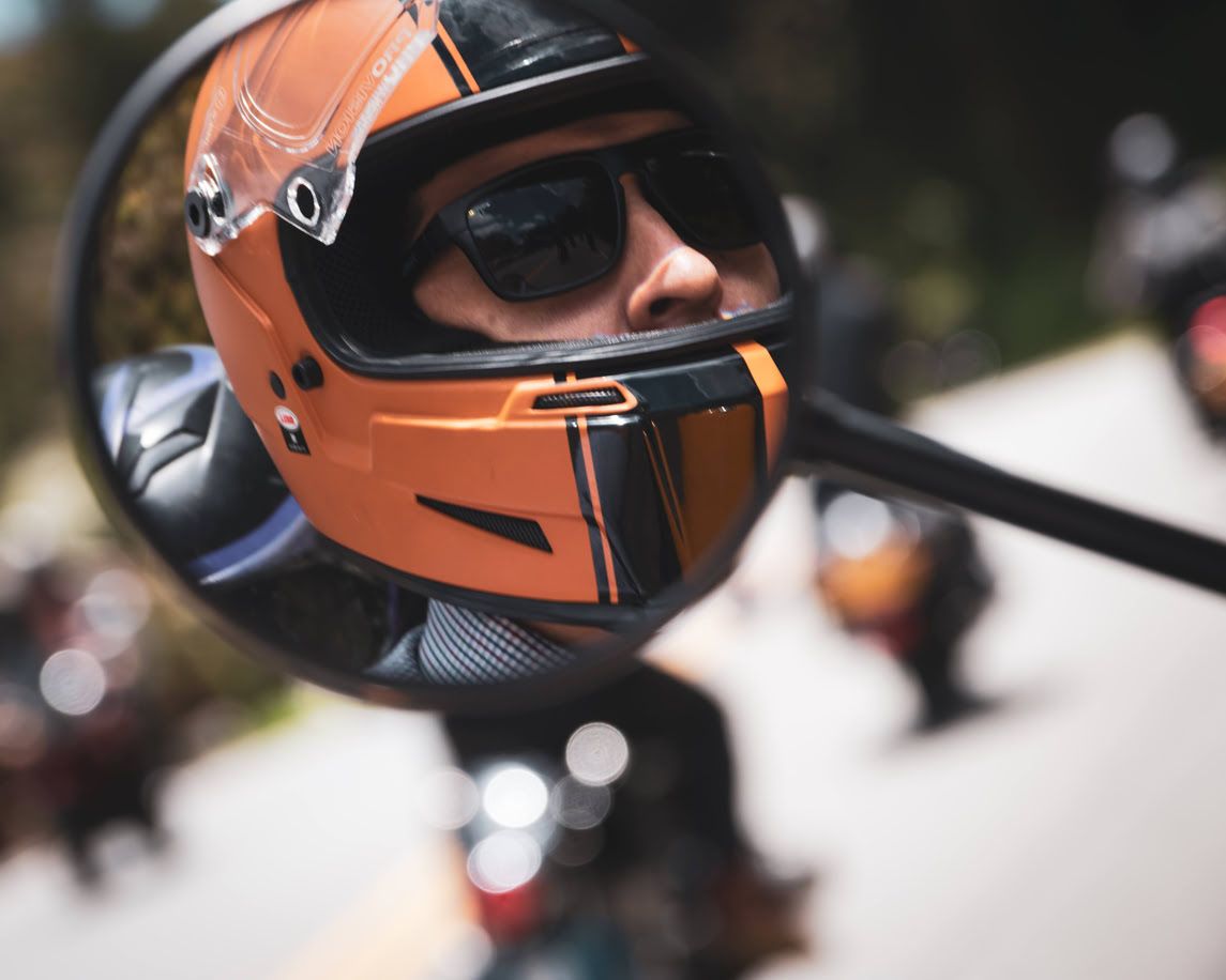 Qué dice la ITV de los espejos retrovisores de la moto