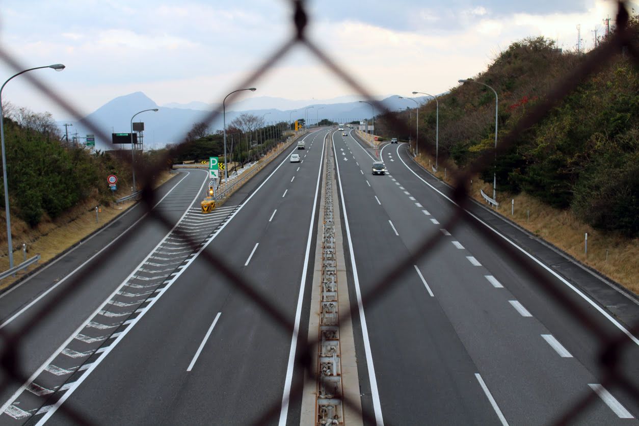 Carril de aceleración y desaceleración